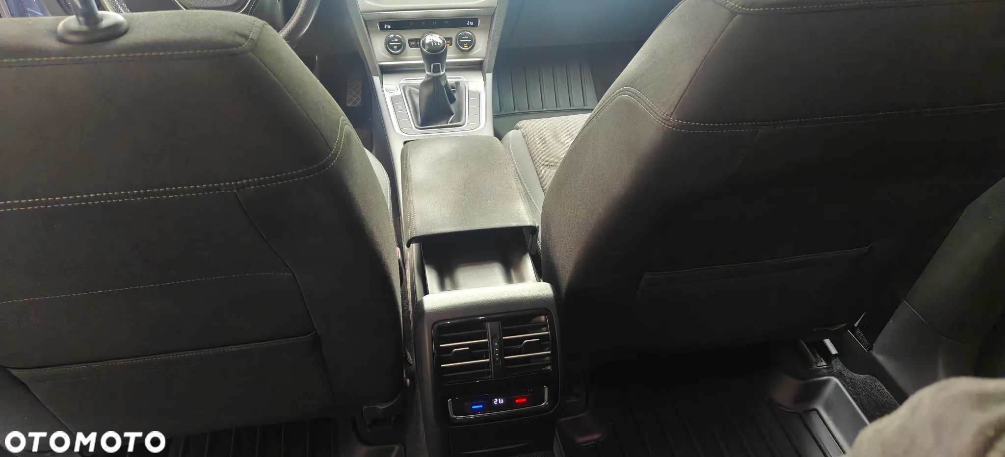 Volkswagen Passat 1.6 TDI BMT Comfortline - 8