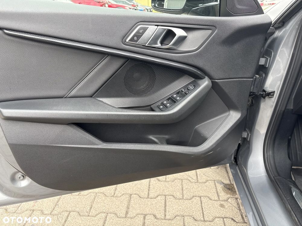 BMW Seria 2 218i sport - 12