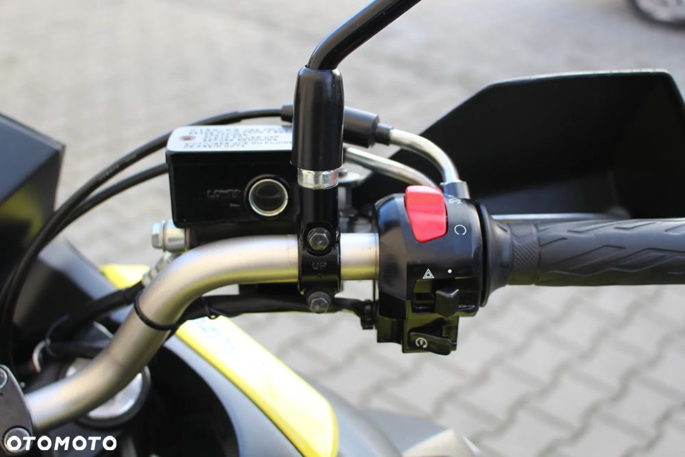 Suzuki V-STROM - 22