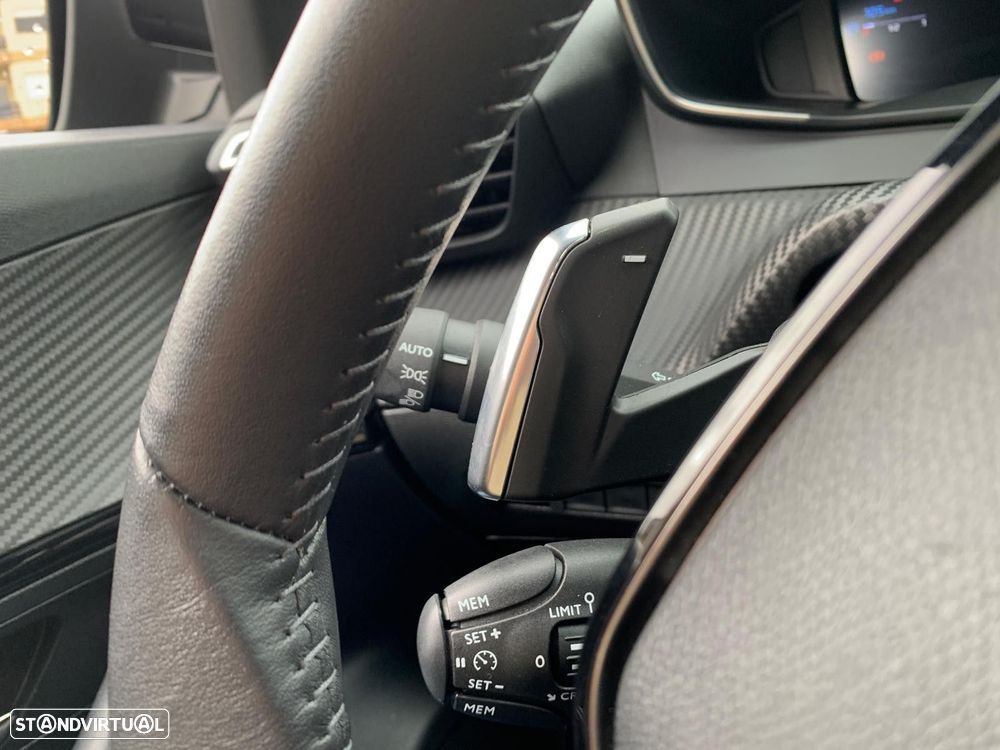 Peugeot 2008 1.5 BlueHDi Allure EAT8 - 19