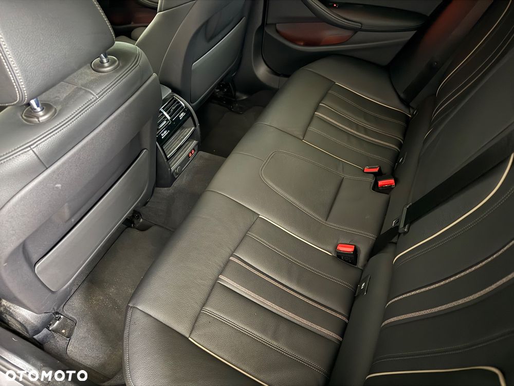 BMW Seria 5 520d M Sport - 36