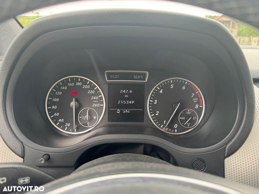 Mercedes-Benz B 180 - 8