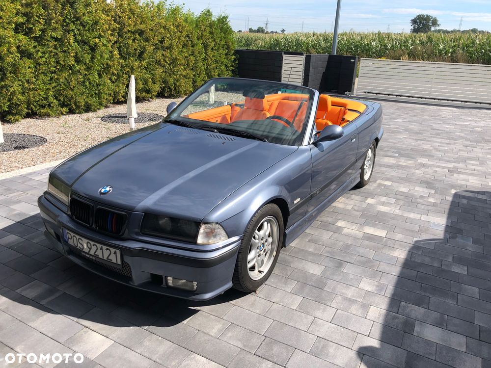 BMW Seria 3 318i - 4