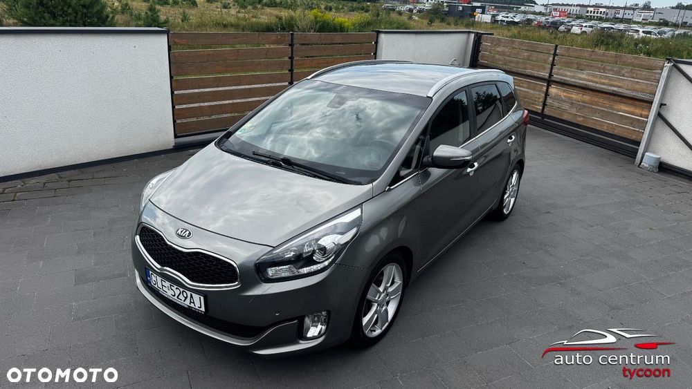 Kia Carens - 3