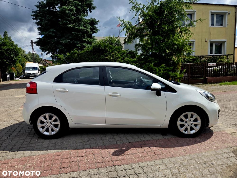 Kia Rio - 4