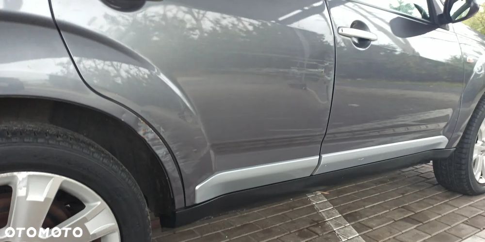 Mitsubishi Outlander 2.2 DID Intense + - 12