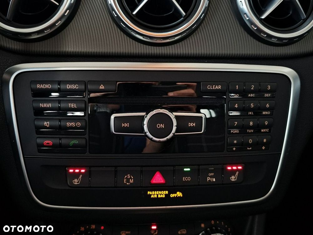 Mercedes-Benz GLA - 24