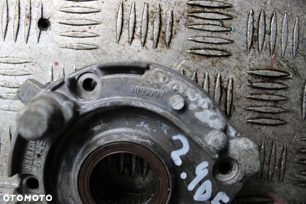 Volvo V70 Pompa oleju 2007 2.4L 3063737 - 2