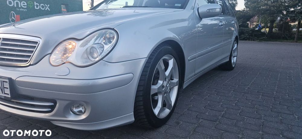 Mercedes-Benz Klasa C 180 Kompressor Automatik Avantgarde Sport Edition - 17