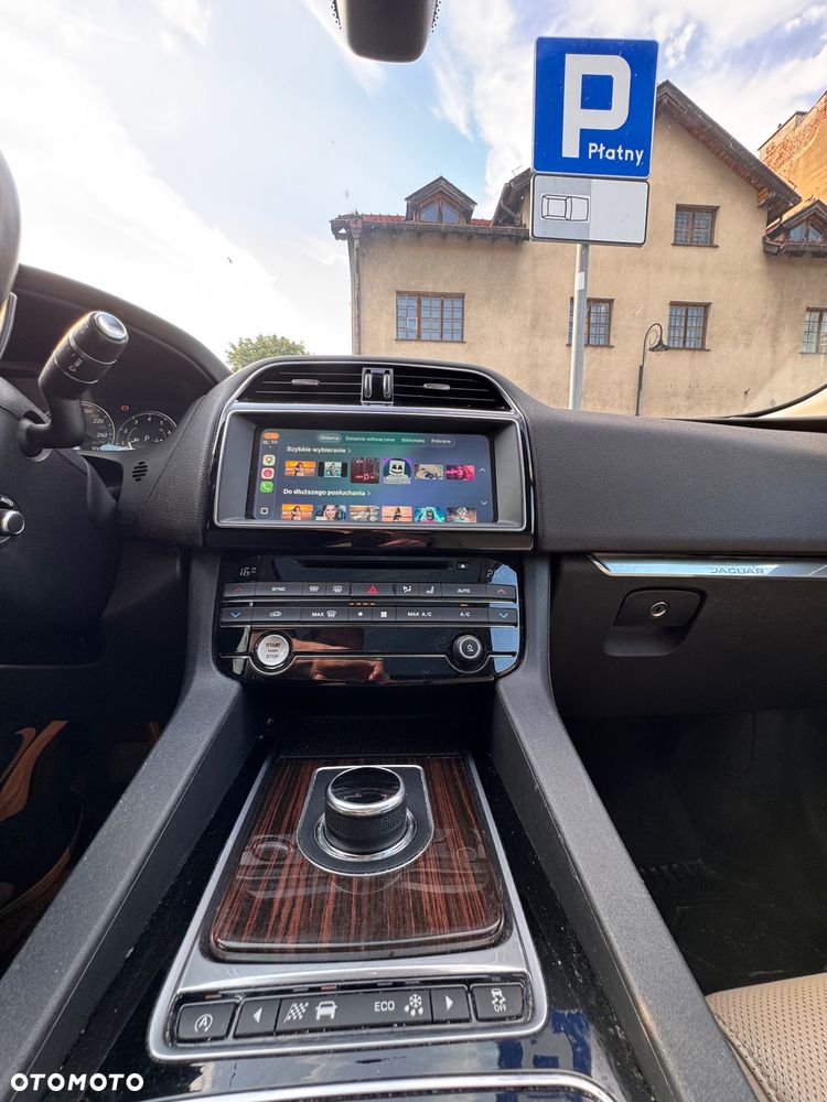 Jaguar F-Pace 3.0 V6 AWD Prestige - 2