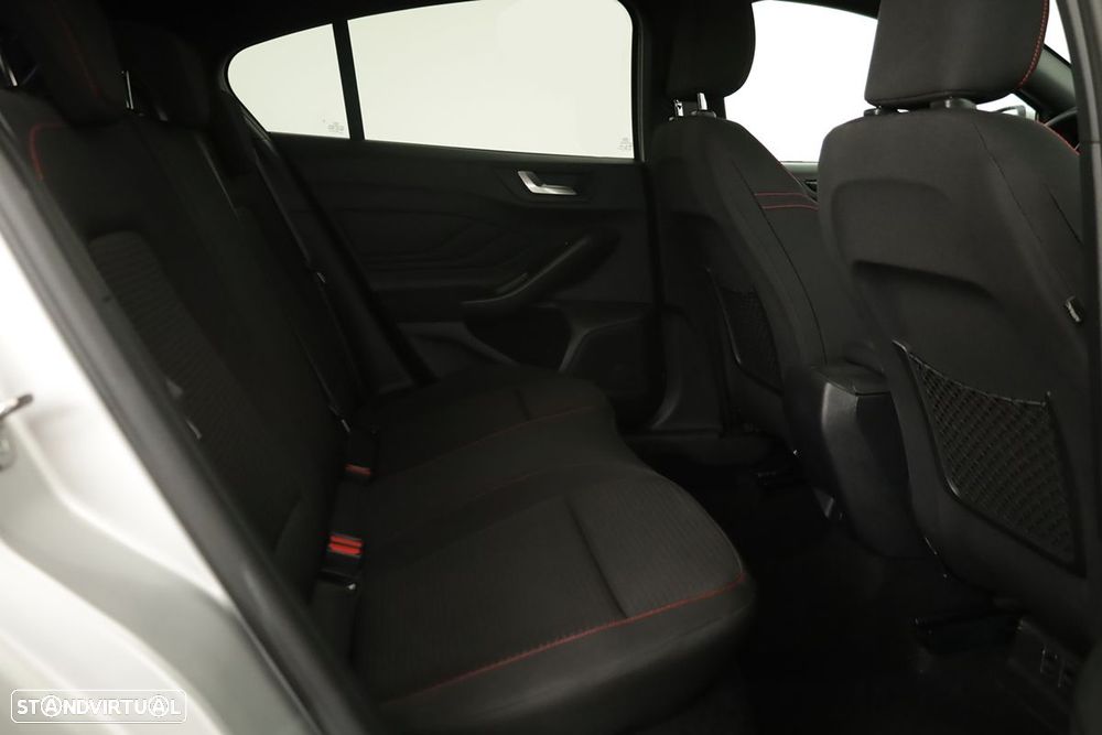 Ford Focus 1.0 EcoBoost MHEV ST-Line - 22