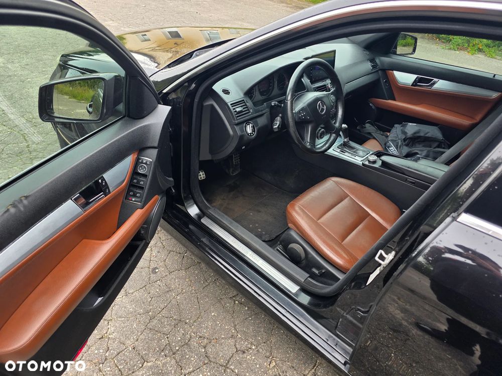 Mercedes-Benz Klasa C 320 CDI DPF 7G-TRONIC Avantgarde - 10