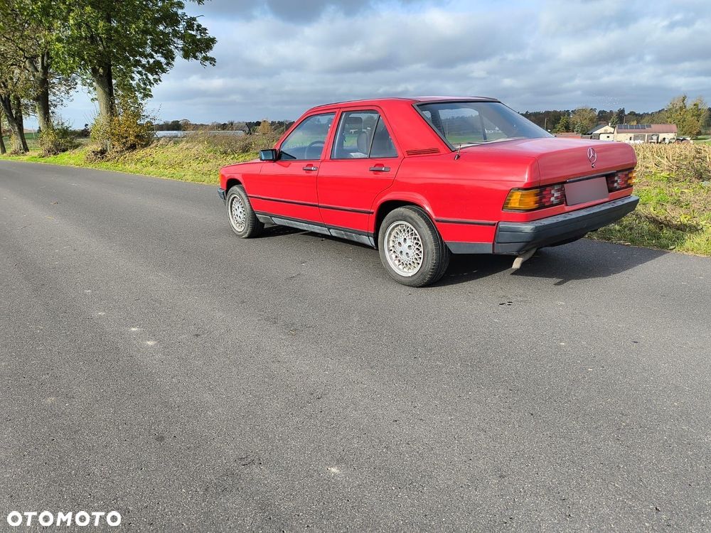 Mercedes-Benz W201 (190) - 5