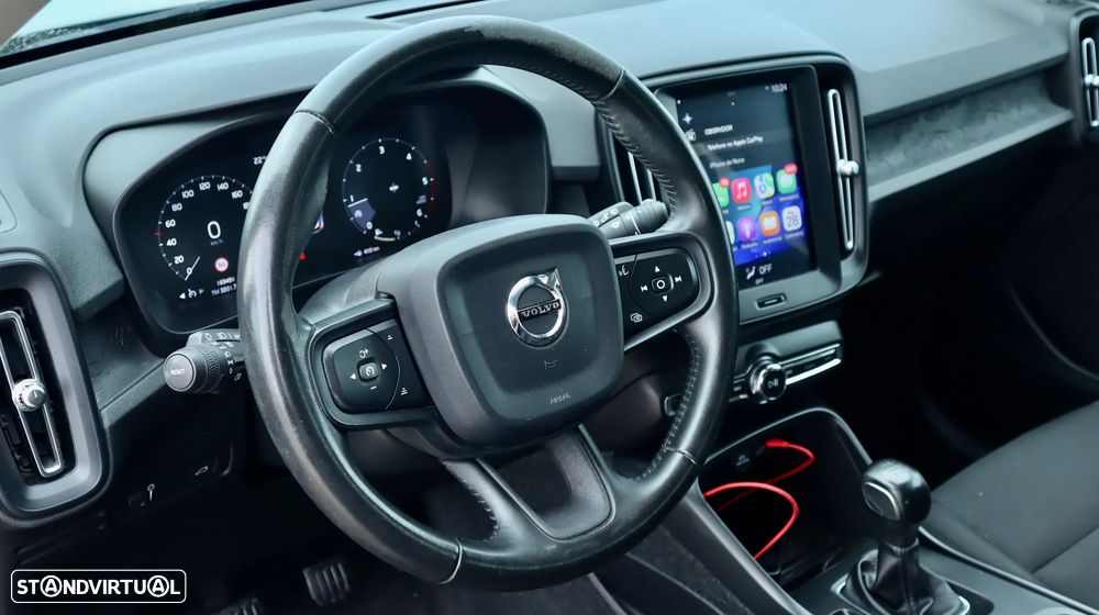 Volvo XC 40 2.0 D3 - 18