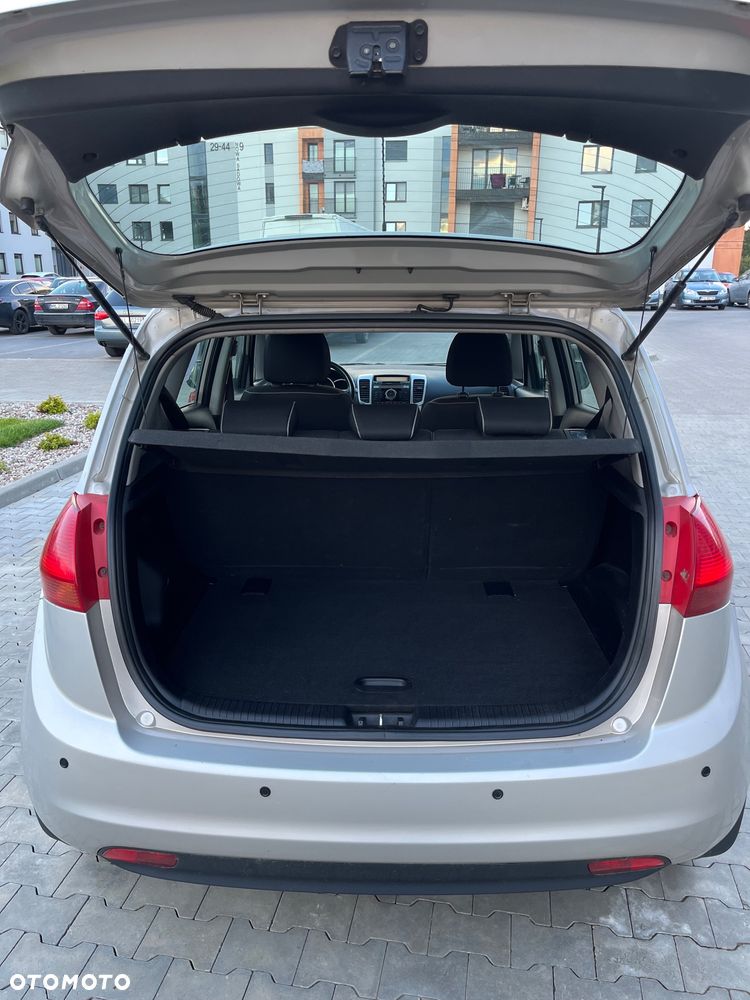 Kia Venga - 8