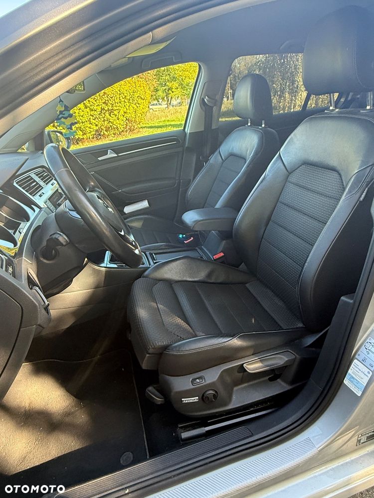 Volkswagen Golf 1.4 TSI BMT Comfortline - 17
