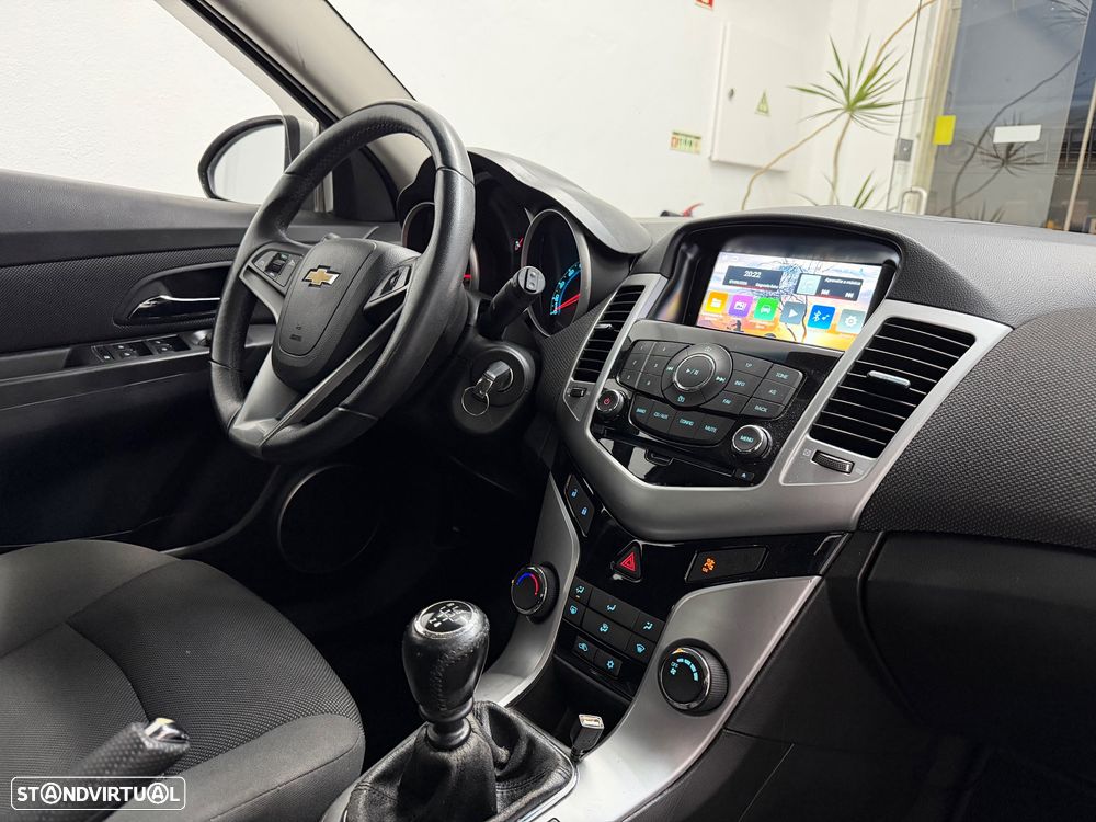 Chevrolet Cruze 1.6 LT - 27