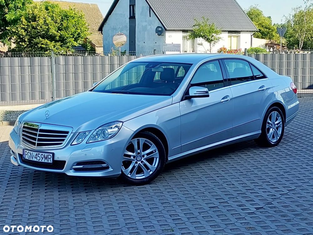 Mercedes-Benz Klasa E 200 CGI BlueEFFICIENCY 7G-TRONIC Avantgarde - 14