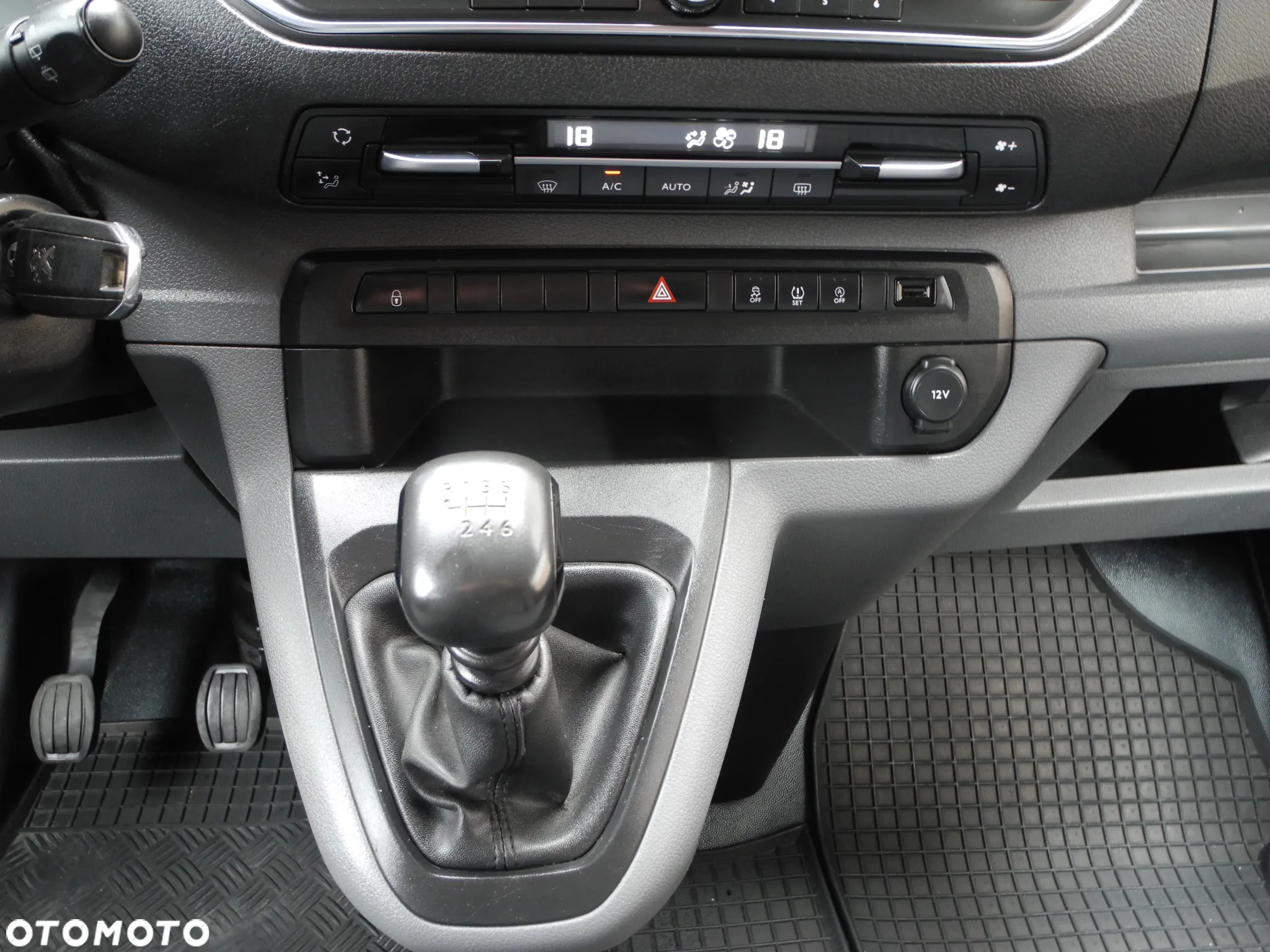 Peugeot Traveller 1.6 BlueHDi Long Business - 10