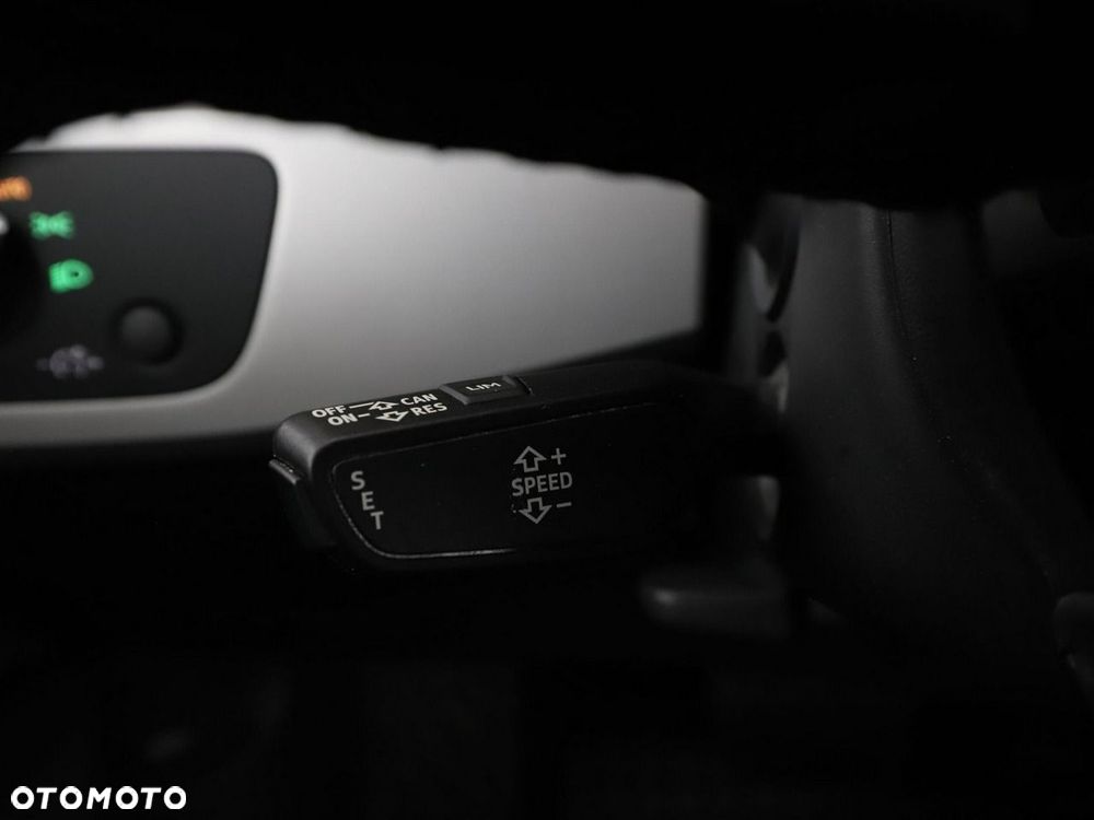 Audi A4 Avant 30 TDI mHEV S tronic - 32