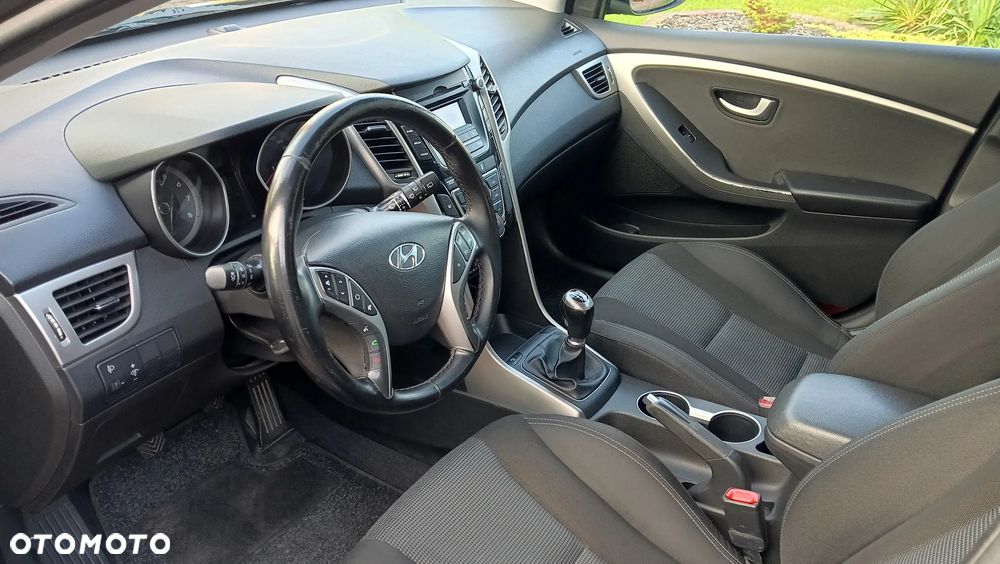 Hyundai i30 1.6 Comfort - 11