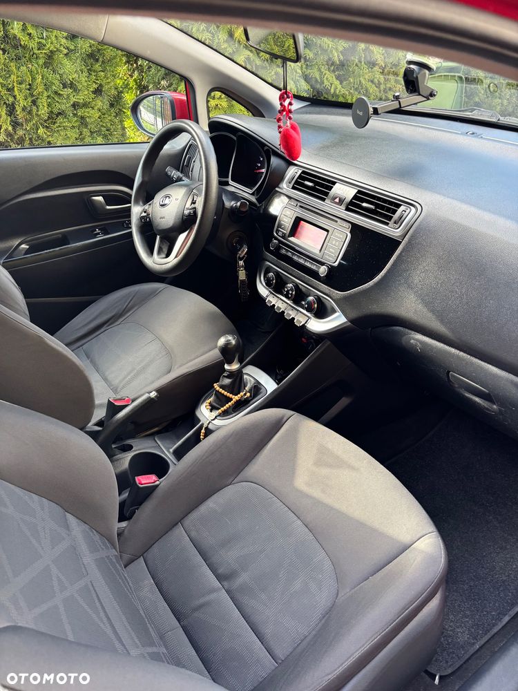 Kia Rio - 8