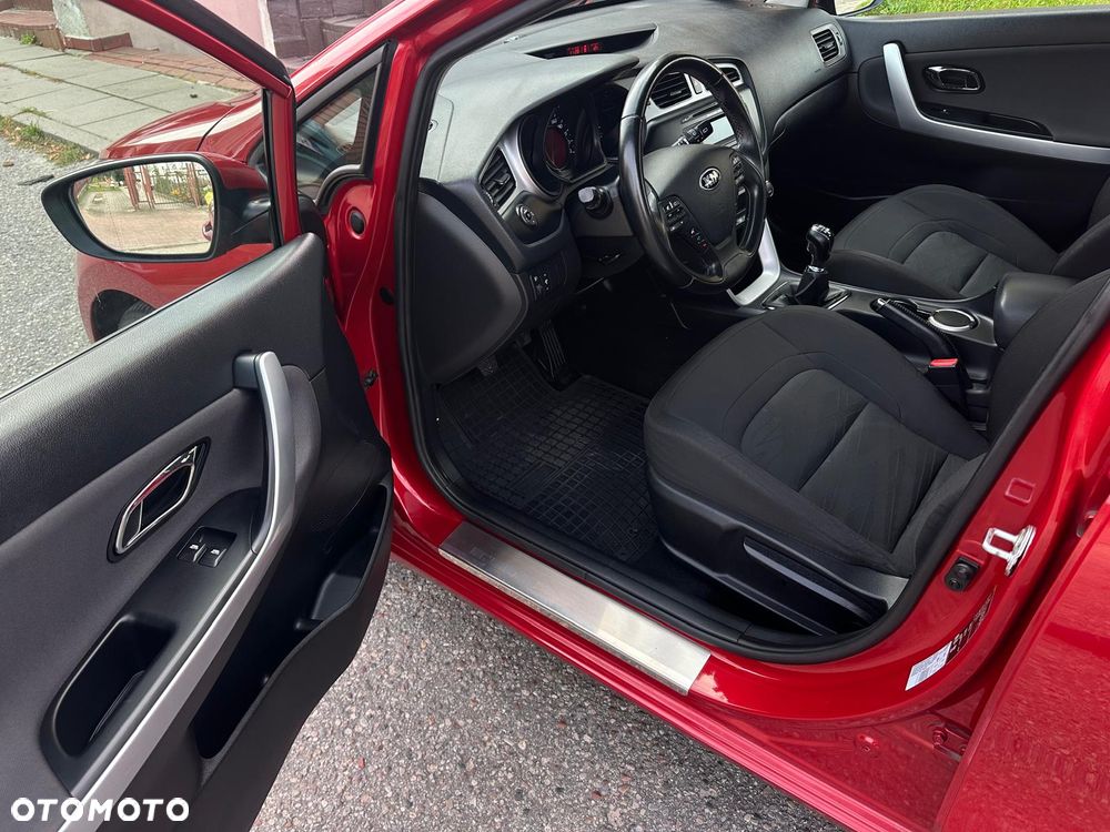 Kia Ceed - 12