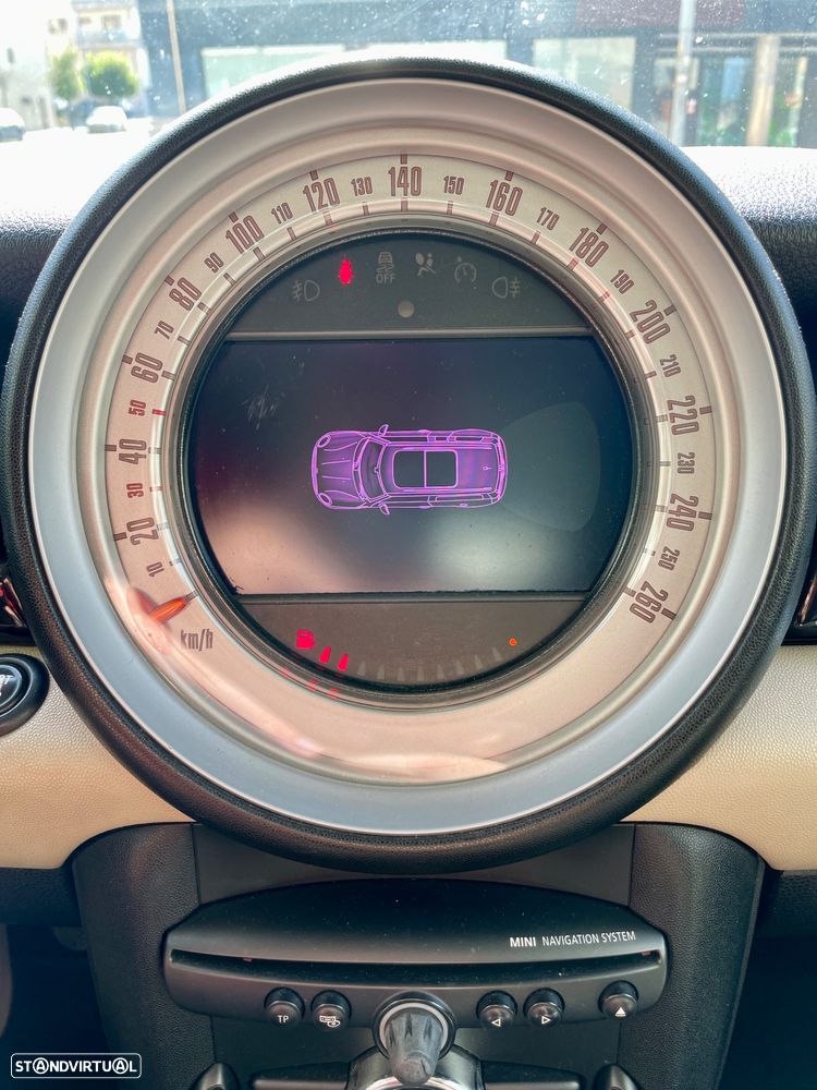 MINI Clubman Cooper D - 16