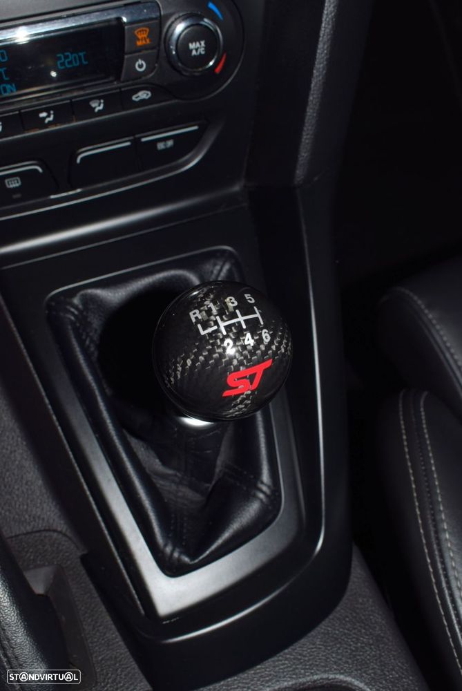 Ford Focus SW 2.0 EcoBoost ST - 29