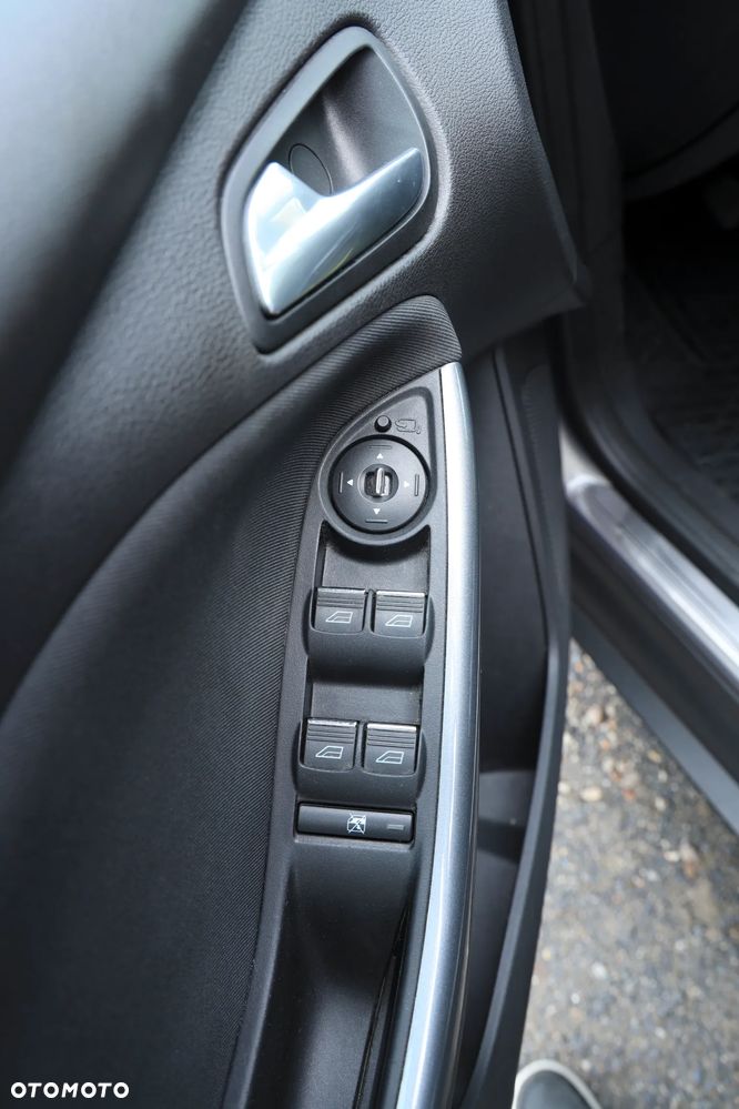 Ford Focus 1.6 EcoBoost Titanium - 10