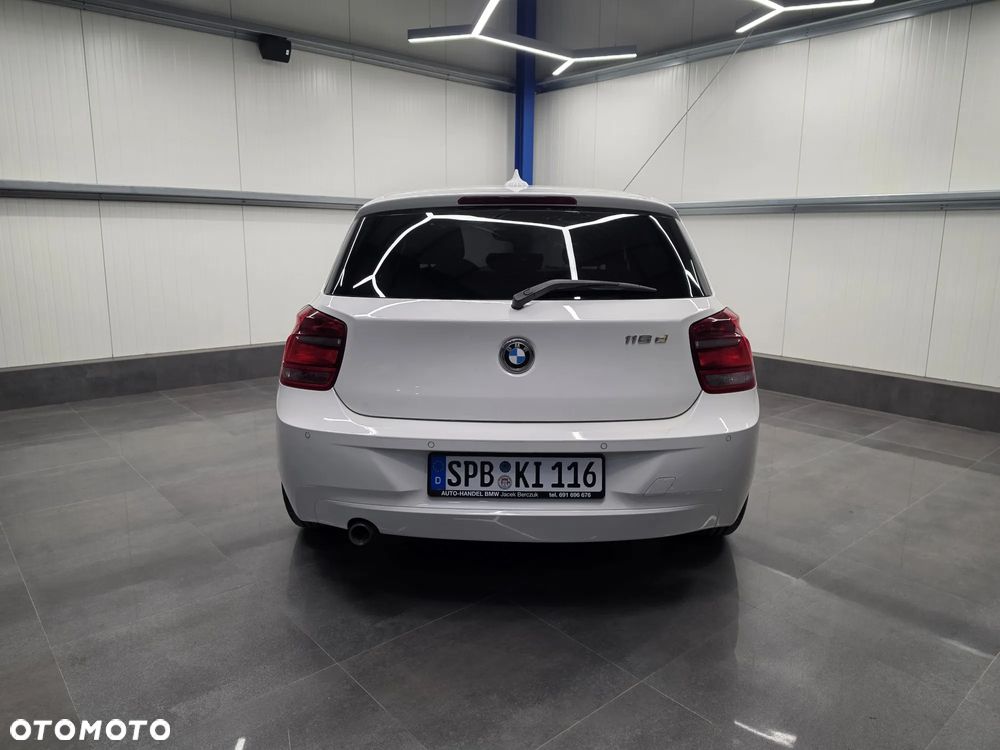 BMW Seria 1 116d DPF - 12