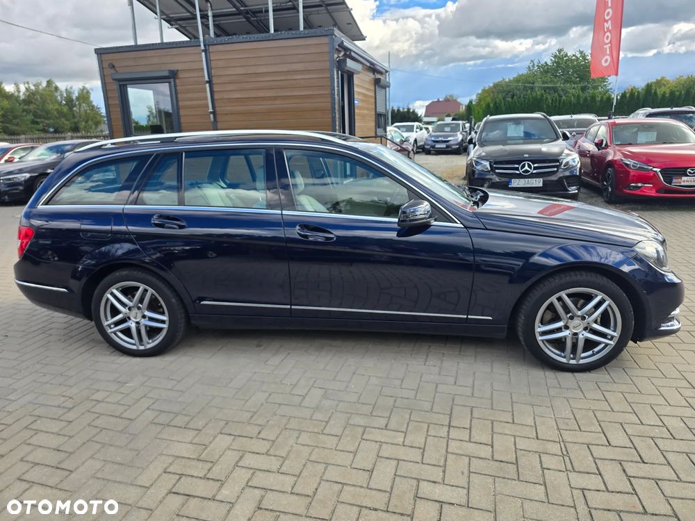 Mercedes-Benz C-Class 2012 photo 3