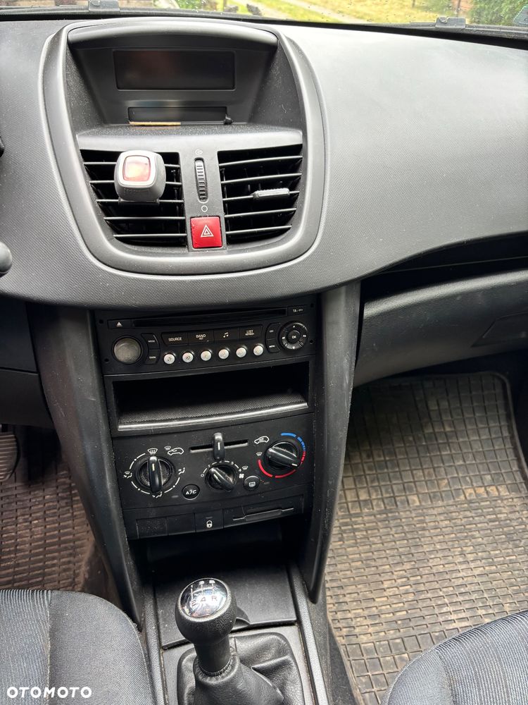 Peugeot 207 1.6 Trendy - 6