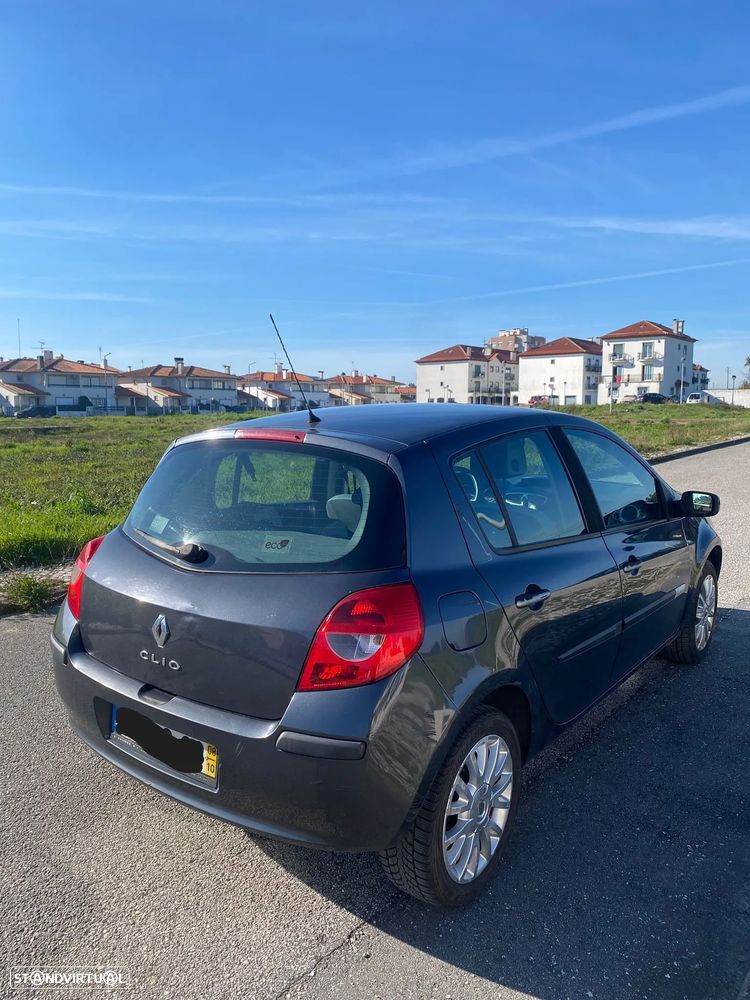 Renault Clio - 11