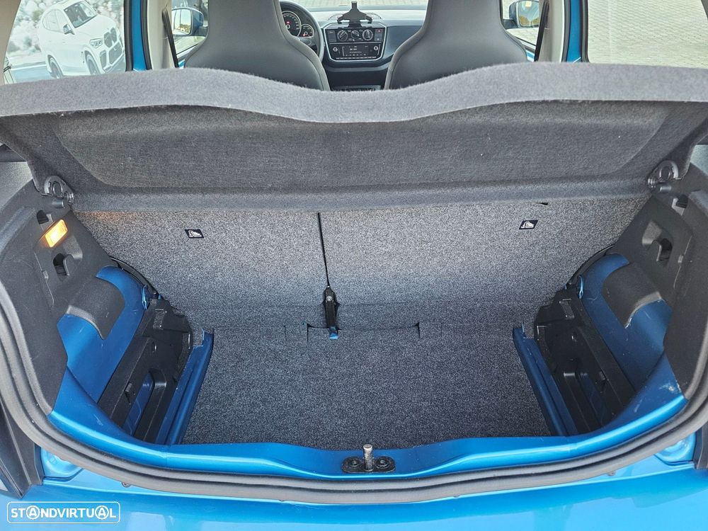 VW Up! 1.0 Move Color - 19