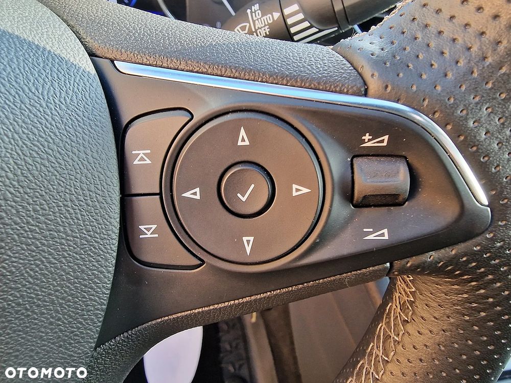 Opel Insignia 1.5 - 13