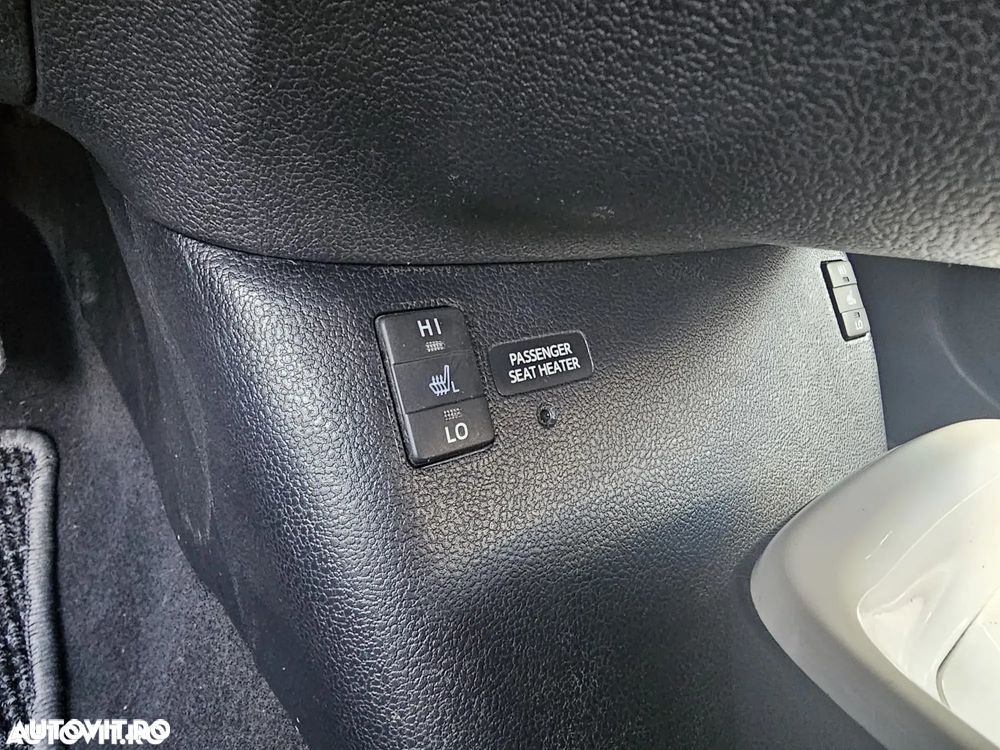 Toyota Prius - 12
