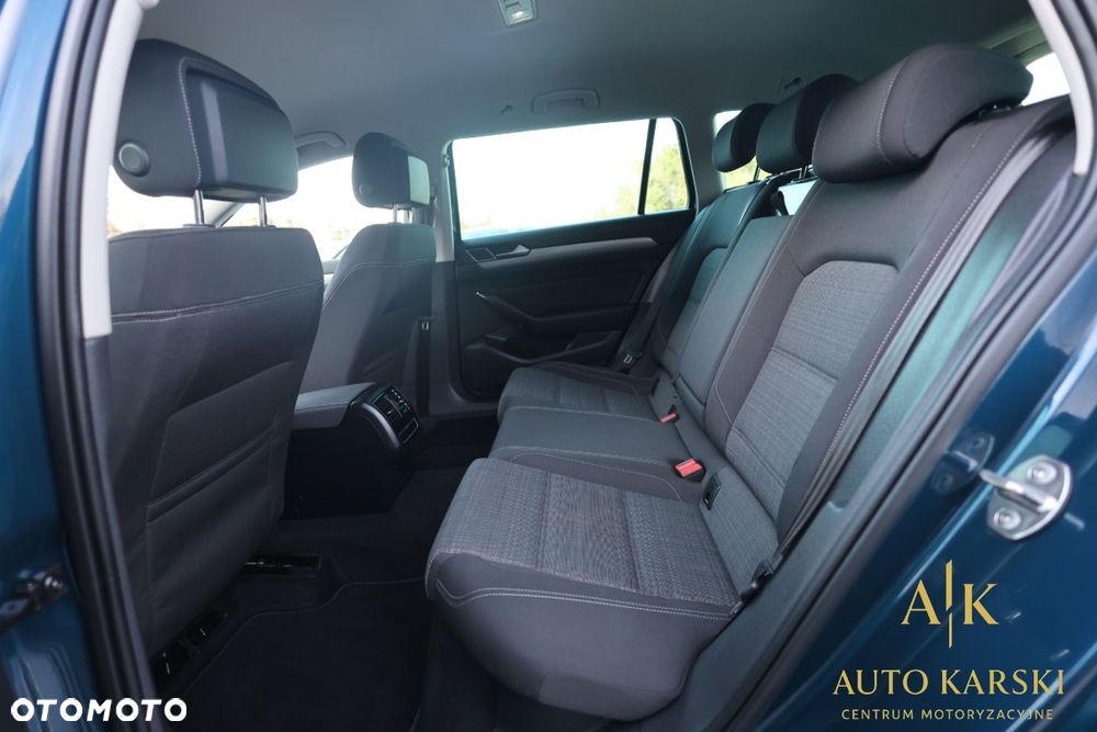 Volkswagen Passat Variant - 33