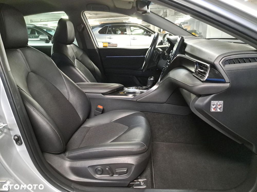 Toyota Camry 2.5 Hybrid Executive CVT - 15