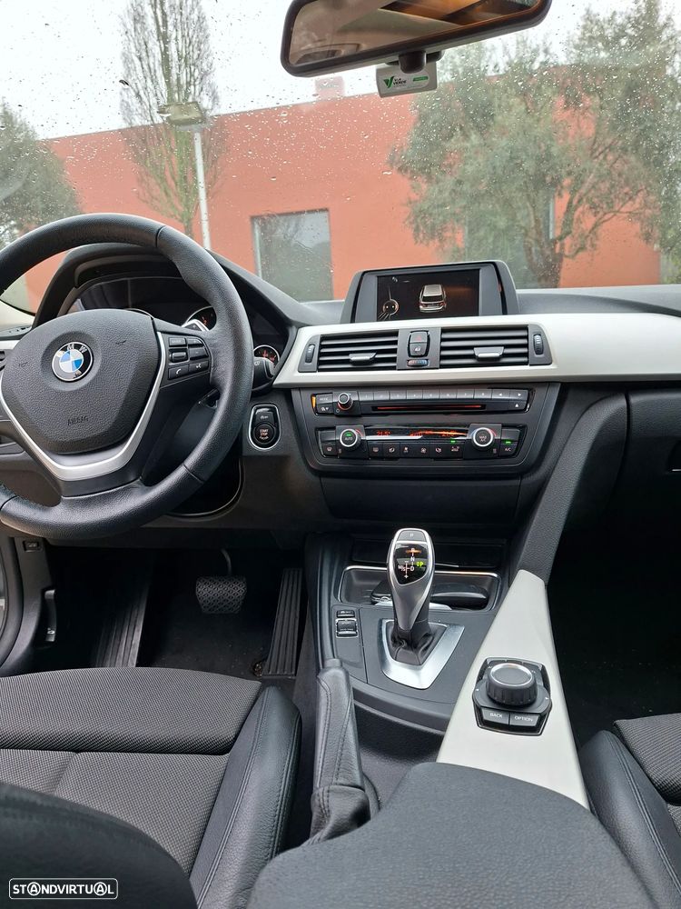 BMW 320 d Auto Line Sport - 8
