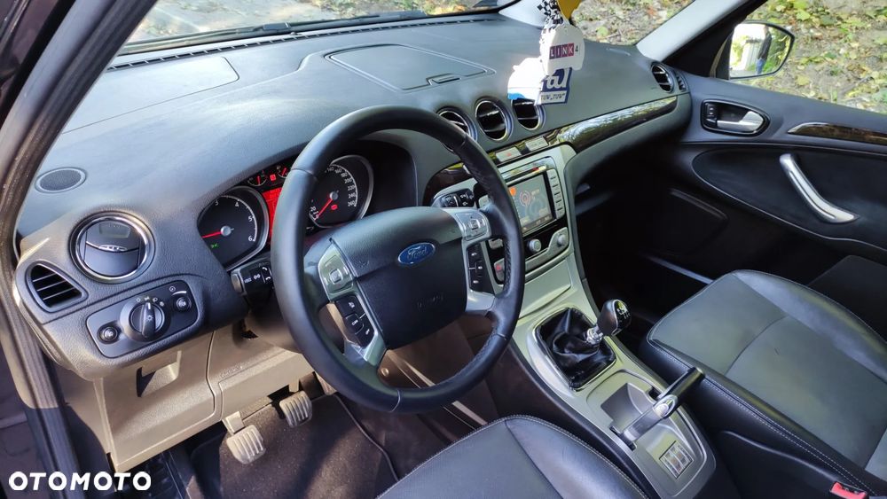 Ford Galaxy 2.0 TDCi Ghia - 21