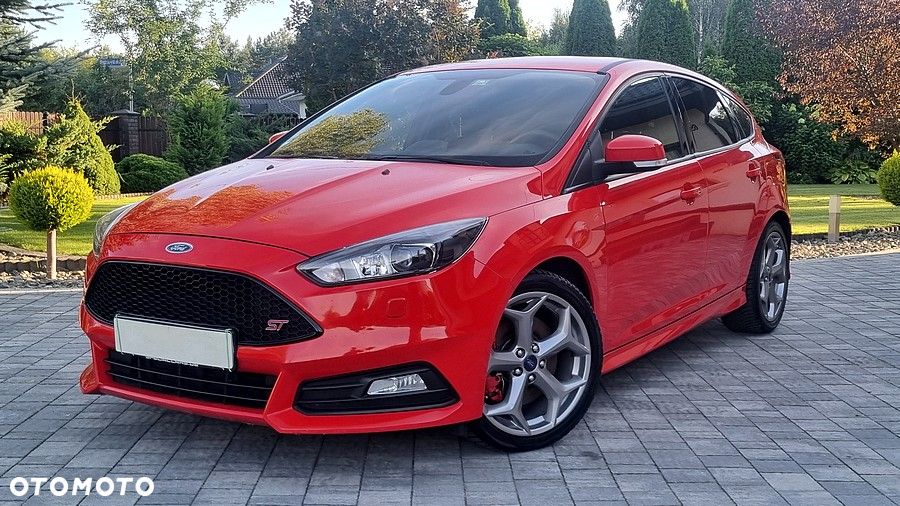 Ford Focus 2.0 EcoBoost ST mit Leder-Sport-Paket - 2