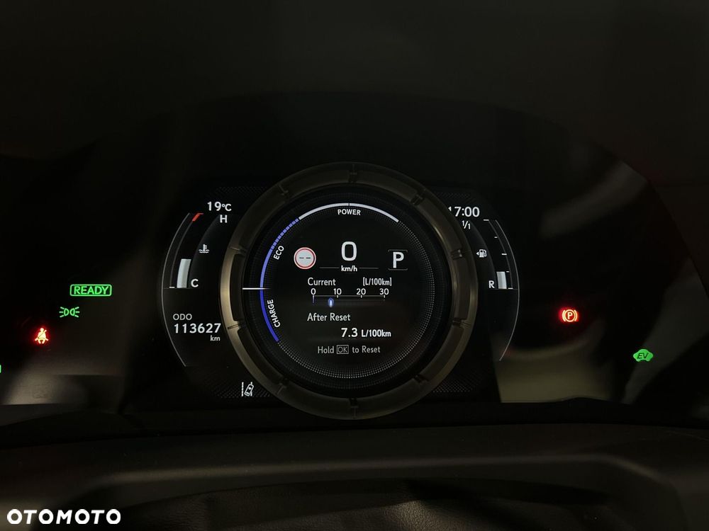 Lexus ES 300h F Sport Edition - 21