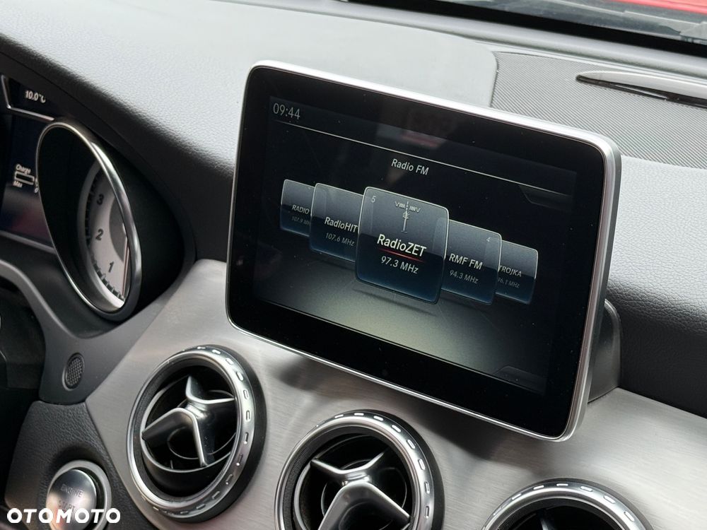 Mercedes-Benz GLA - 14