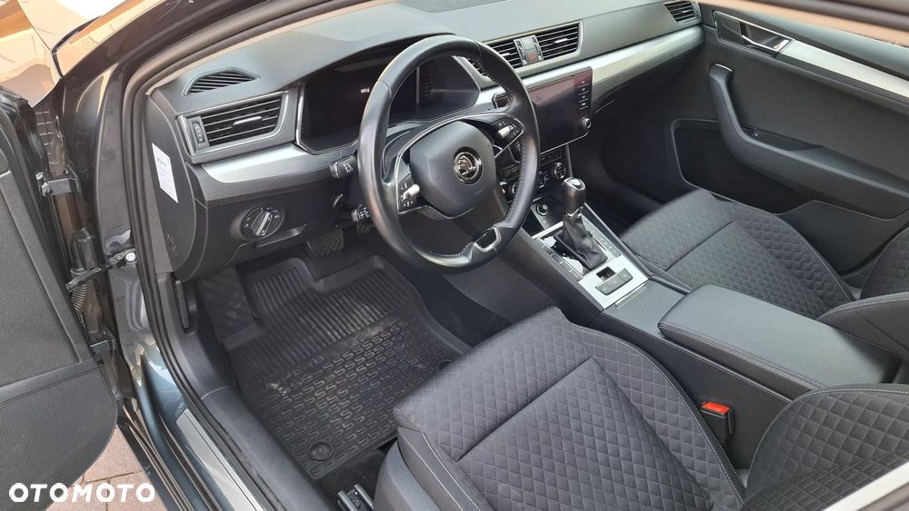 Skoda Superb 2.0 TDI SCR Sportline DSG - 18