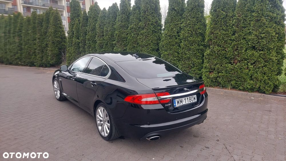 Jaguar XF - 3