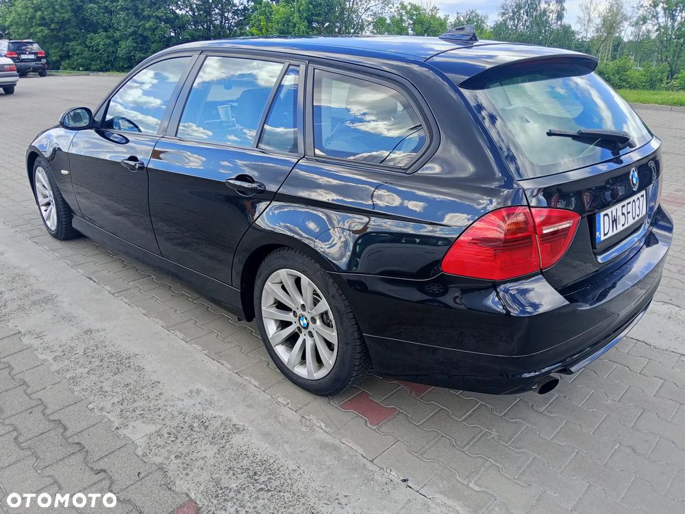 BMW Seria 3 318d - 3