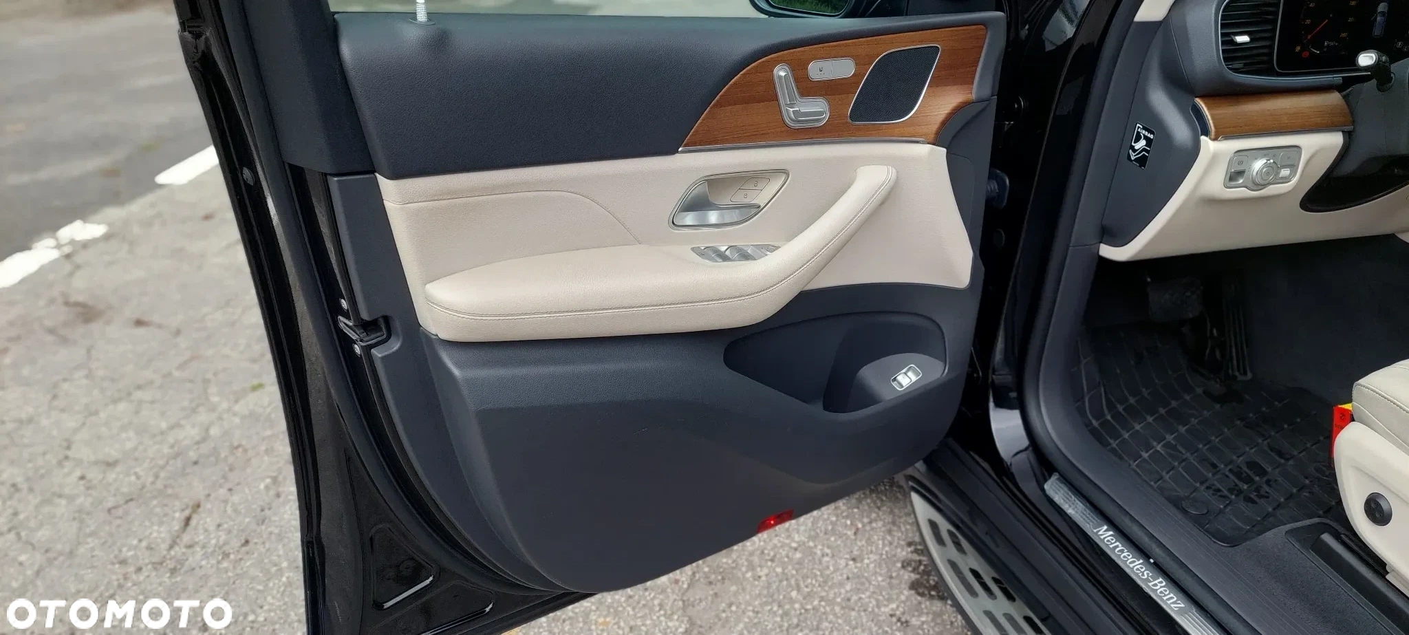 Mercedes-Benz GLE 300 d 4-Matic - 12