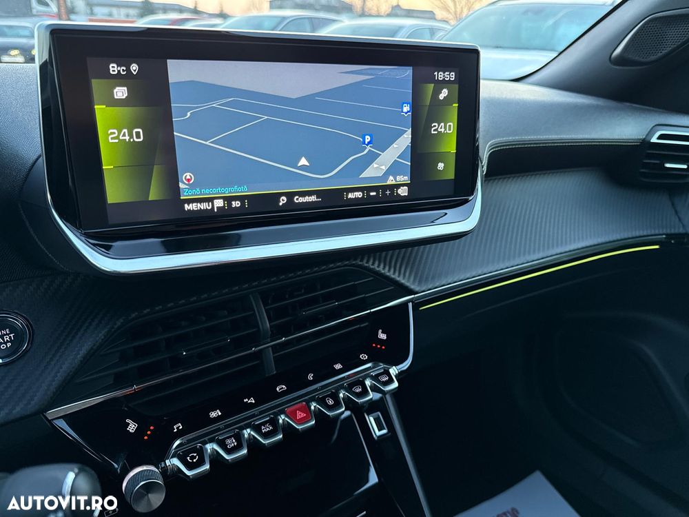 Peugeot 2008 PureTech 130 EAT8 GT Exclusive - 22