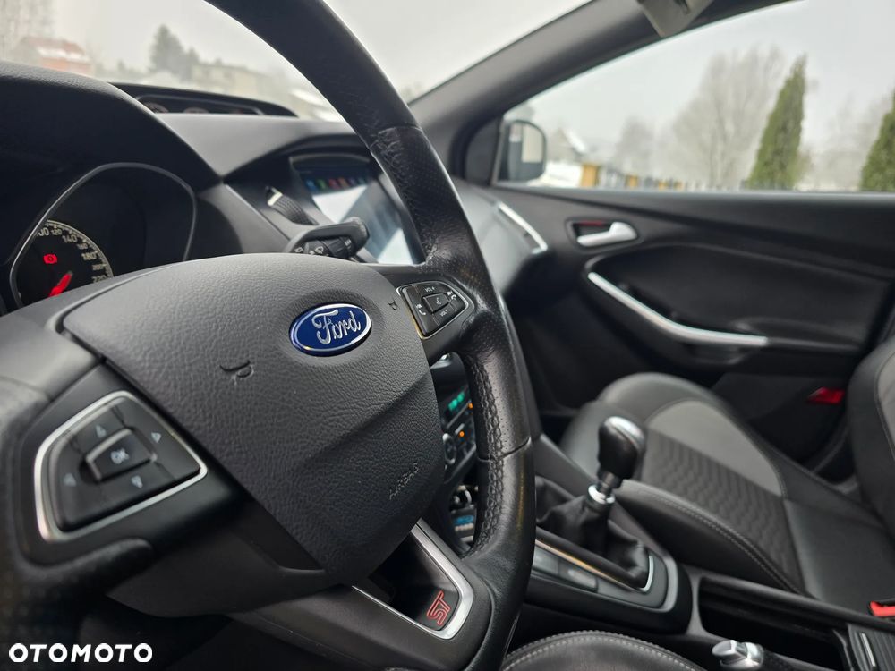 Ford Focus 2.0 EcoBoost ST - 15